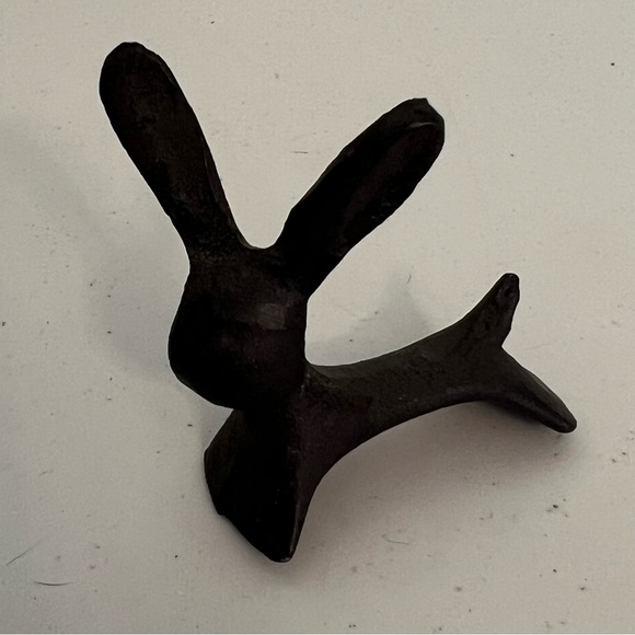 Small Cast Iron Rabbit - Picture 2 of 9